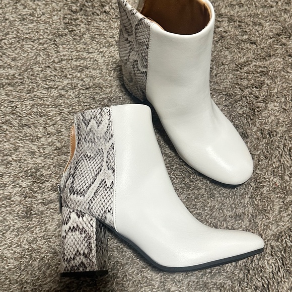 Snake print booties - Picture 1 of 3